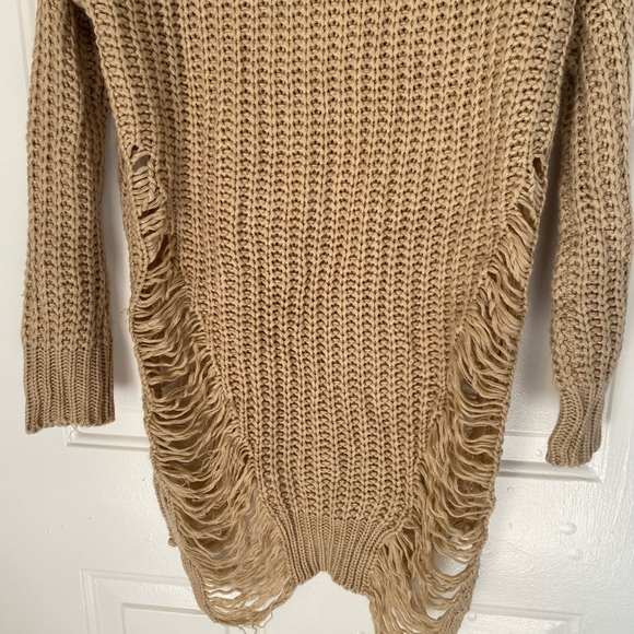 Distressed sweater - Picture 4 of 9